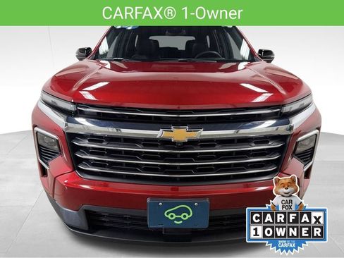 Certified 2025 Chevrolet Traverse LT w/ Sun and Wheel Package AWD/4WD image 4