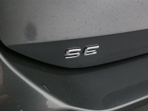 New 2025 Volkswagen Tiguan SE image 10