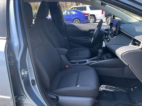 Used 2025 Toyota Corolla LE image 8