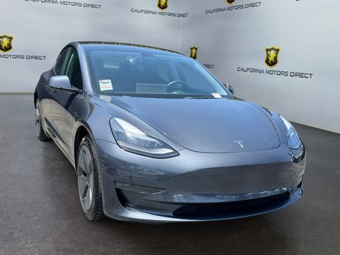 Used 2023 Tesla Model 3 Standard Range RWD image 7