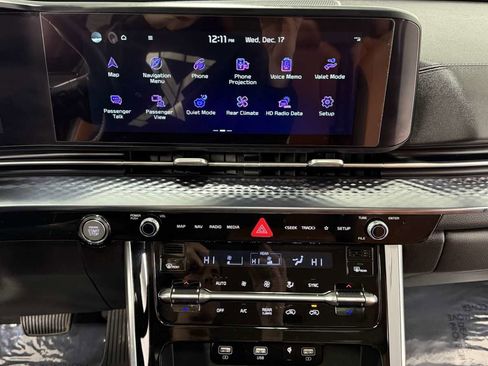 Used 2023 Kia Carnival SX Prestige image 23