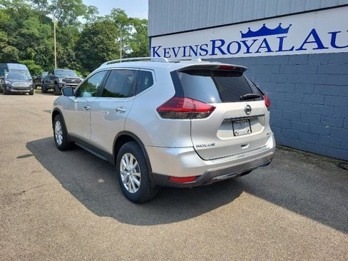 Used 2018 Nissan Rogue SV image 8