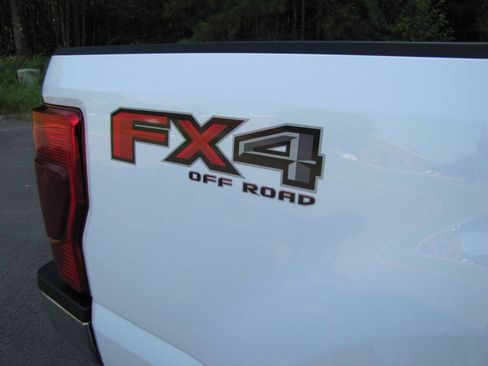 Used 2022 Ford F250 Lariat w/ Lariat Value Package AWD/4WD image 29