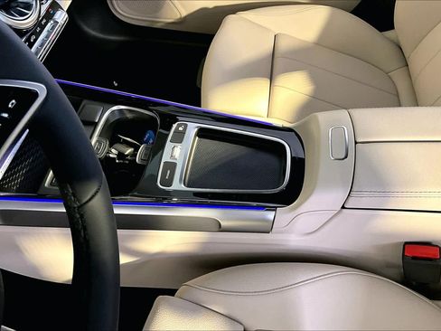 New 2026 Mercedes-Benz GLB 250 4MATIC image 10