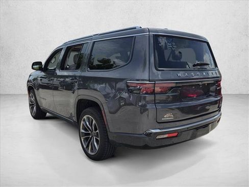Used 2023 Jeep Wagoneer Series III w/ Premium Group I AWD/4WD image 6