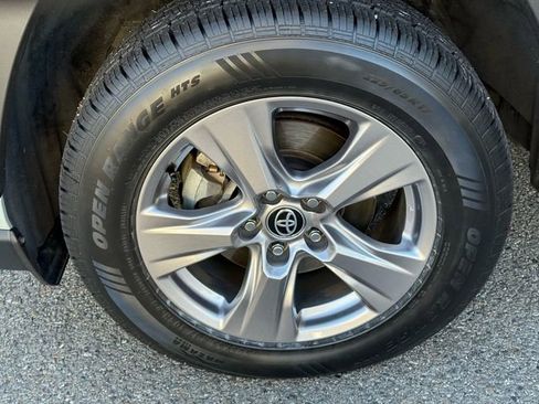 Used 2023 Toyota RAV4 XLE image 15