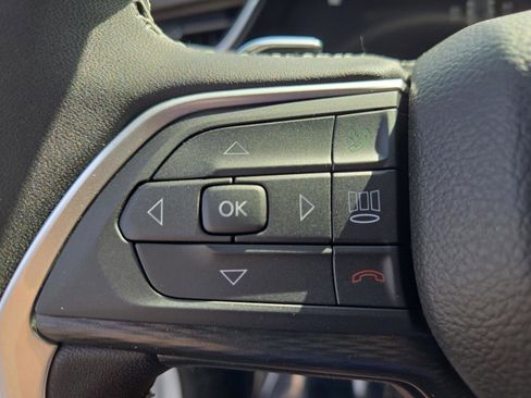 New 2025 Jeep Grand Cherokee Altitude image 27