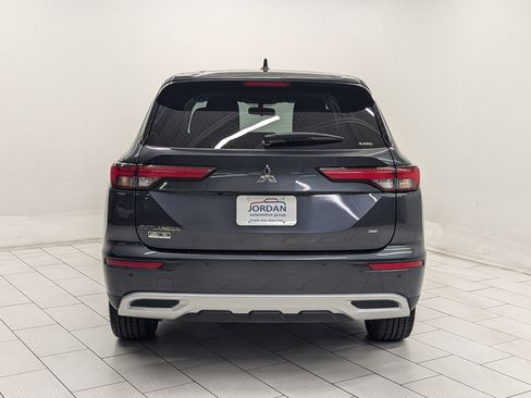 Used 2024 Mitsubishi Outlander SE image 8
