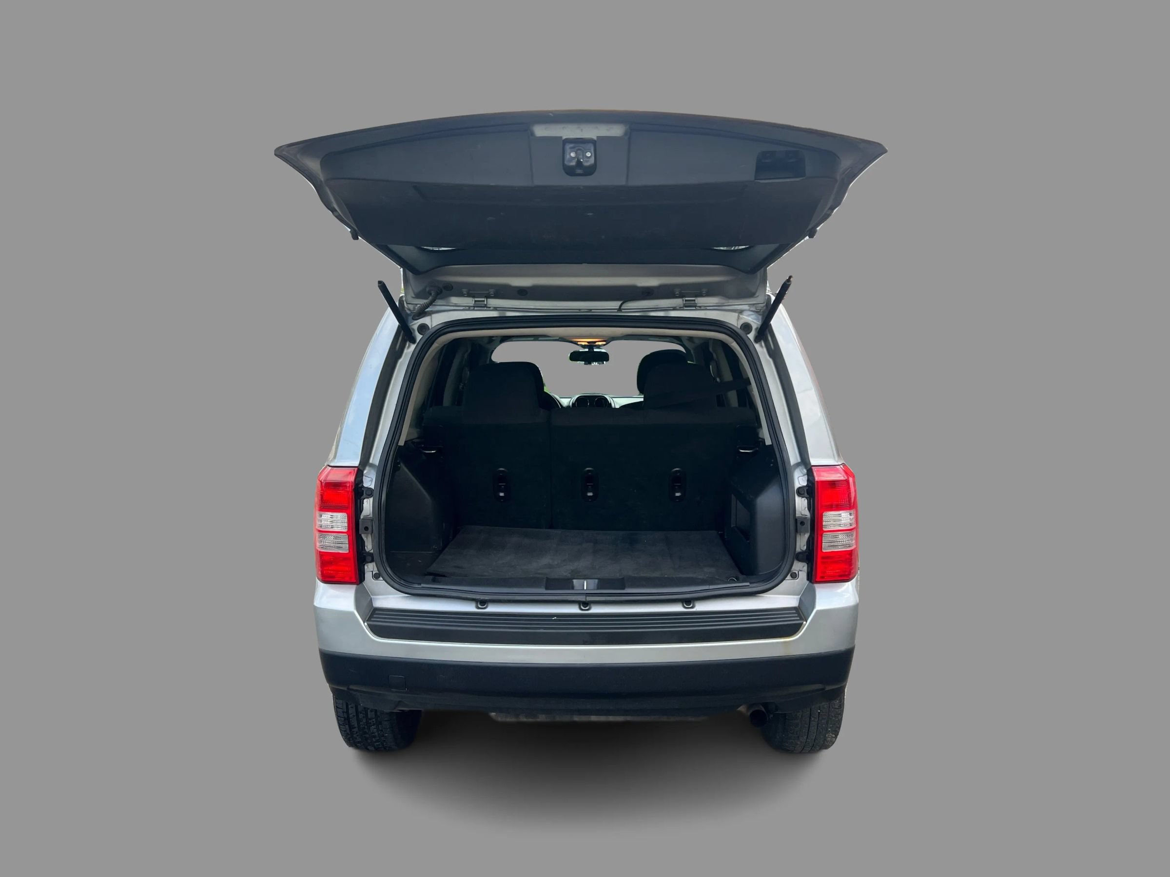 Used 2015 Jeep Patriot Sport FWD image 14