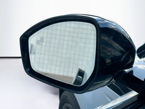 Used 2025 Land Rover Range Rover Evoque S image 16