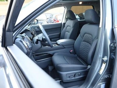 Certified 2025 Nissan Pathfinder SV w/ SV Premium Package AWD/4WD image 10