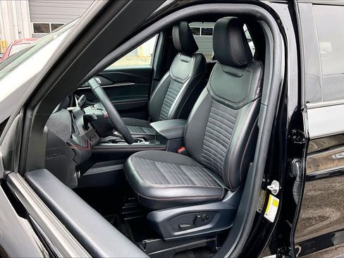 Used 2025 Ford Explorer ST-Line w/ Premium Package image 7