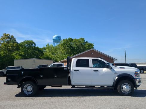 New 2026 RAM 5500 Tradesman image 2