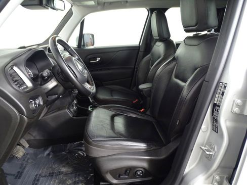 Used 2018 Jeep Renegade Limited image 10