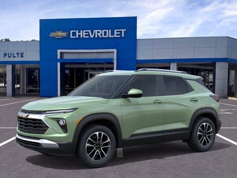 New 2026 Chevrolet TrailBlazer LT w/ Convenience Package FWD image 2