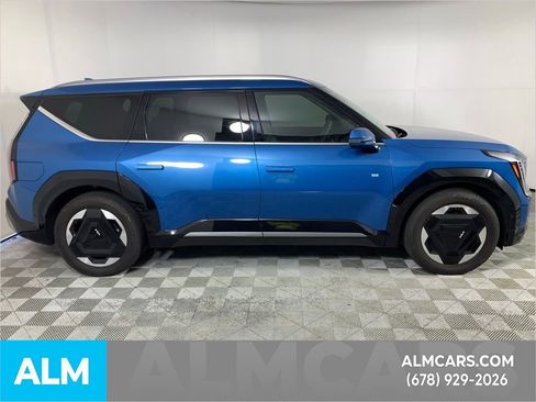Used 2024 Kia EV9 Land image 11