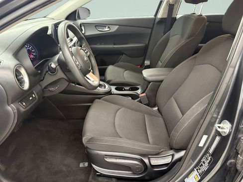 Used 2020 Kia Forte LXS FWD image 11