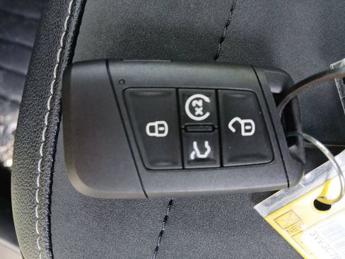 New 2026 Volkswagen Taos SE FWD image 28