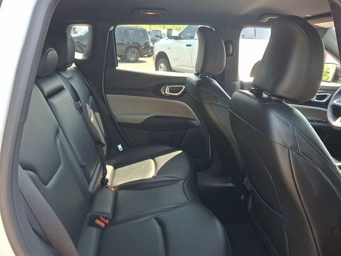 Used 2024 Jeep Compass Limited AWD/4WD image 15