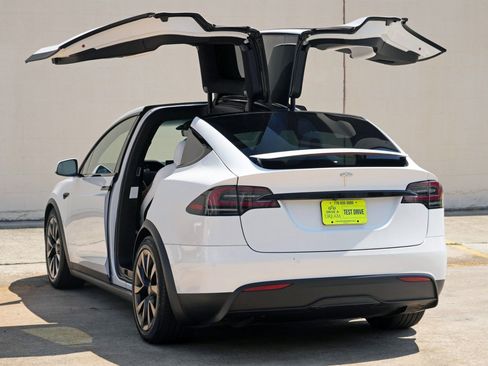 Used 2022 Tesla Model X AWD/4WD image 54