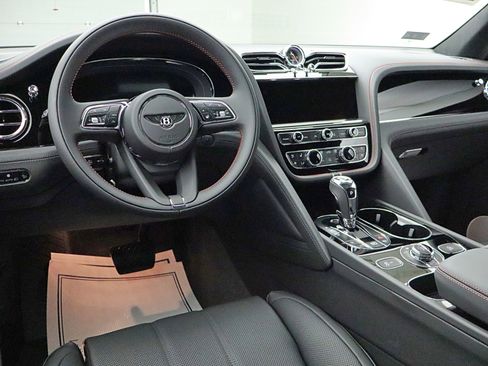 New 2025 Bentley Bentayga image 30