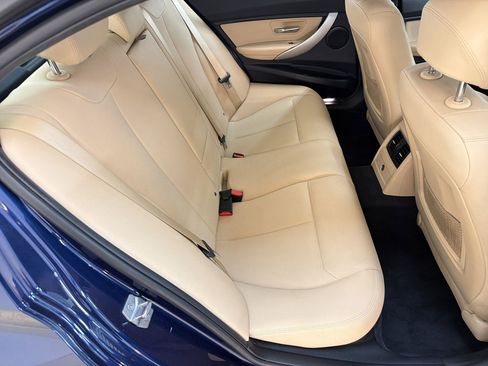 Used 2018 BMW 320i xDrive Sedan w/ Convenience Package AWD/4WD image 29