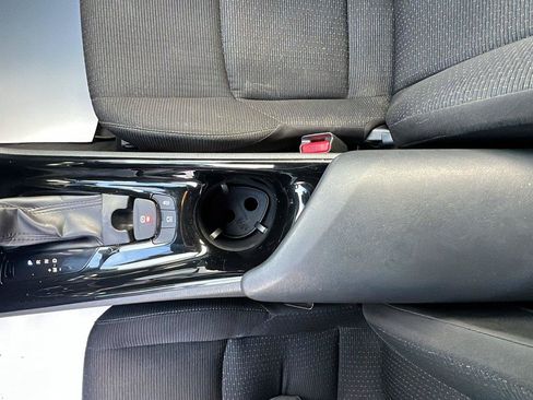 Used 2019 Toyota C-HR XLE FWD image 22