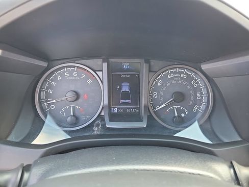 Used 2019 Toyota Tacoma TRD Off-Road AWD/4WD image 22