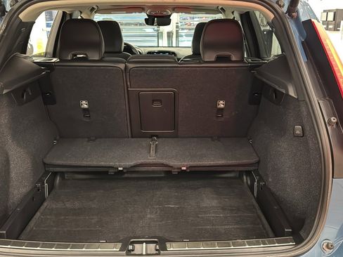 Certified 2025 Volvo XC40 B5 Plus image 29