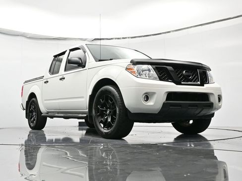 Used 2021 Nissan Frontier SV w/ Midnight Edition Floor Mats image 43