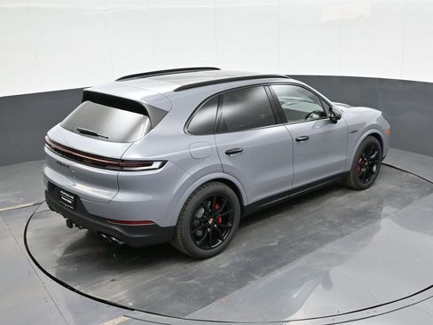 New 2026 Porsche Cayenne S AWD/4WD image 30