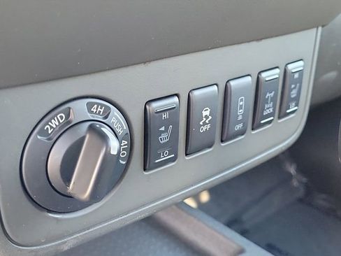 Used 2021 Nissan Frontier PRO-4X w/ Pro-4x Utility Package image 29