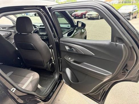 Used 2023 Chevrolet TrailBlazer LT w/ Convenience Package AWD/4WD image 21