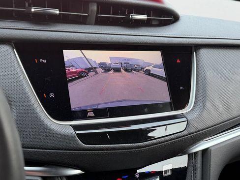 Used 2025 Cadillac XT6 Luxury AWD/4WD image 17