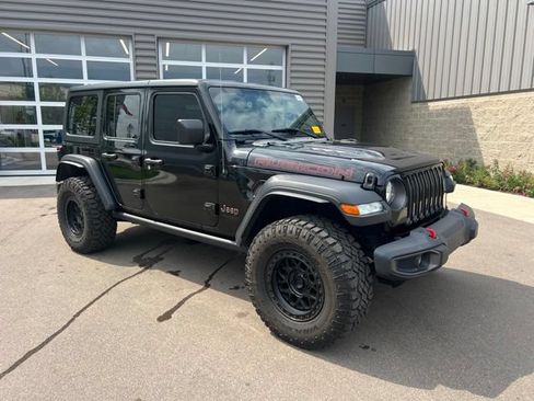 Used 2020 Jeep Wrangler Unlimited Rubicon w/ Dual Top Group AWD/4WD image 3
