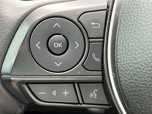 Used 2025 Toyota Corolla SE FWD image 21