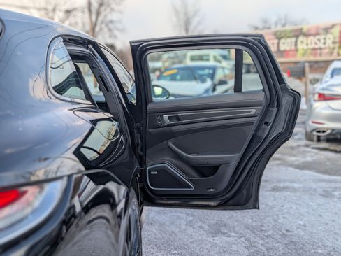 Used 2022 Porsche Panamera 4S image 63