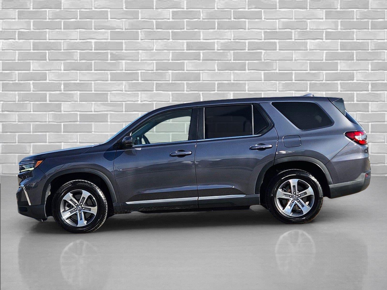 Used 2025 Honda Pilot EX-L image 8