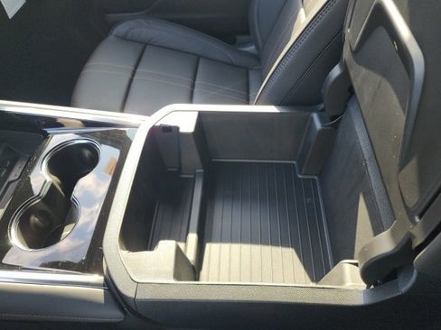 New 2026 Chevrolet Suburban High Country image 37