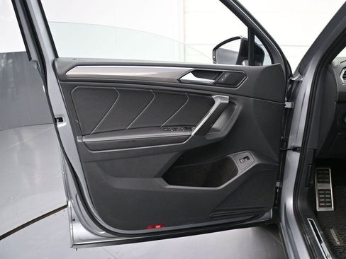 Used 2024 Volkswagen Tiguan SE R-Line AWD/4WD image 7