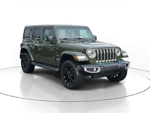 Used 2022 Jeep Wrangler Unlimited Sahara w/ Cold Weather Group image 4