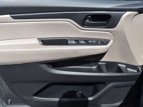 Used 2019 Honda Odyssey EX image 17