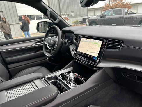 New 2026 Jeep Grand Wagoneer L Limited w/ Premium Group II AWD/4WD image 36