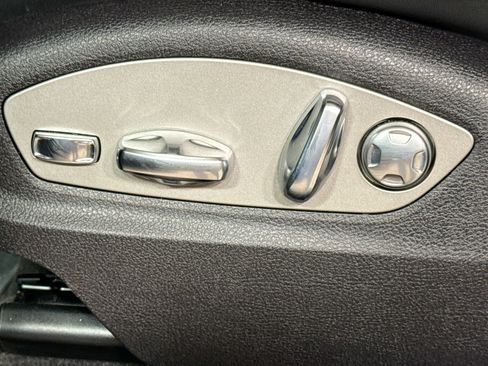 Certified 2026 Porsche Macan AWD/4WD image 25
