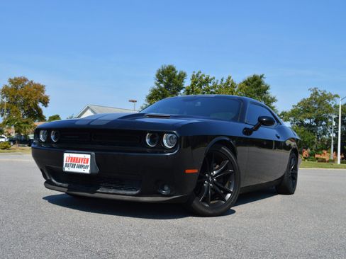 Used 2017 Dodge Challenger SXT Plus image 23