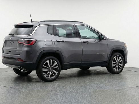 Used 2025 Jeep Compass Limited image 9