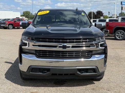 Used 2021 Chevrolet Silverado 1500 LT w/ Convenience Package II AWD/4WD image 3