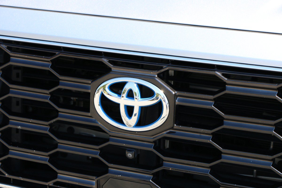 Used 2023 Toyota Sequoia Platinum AWD/4WD image 12