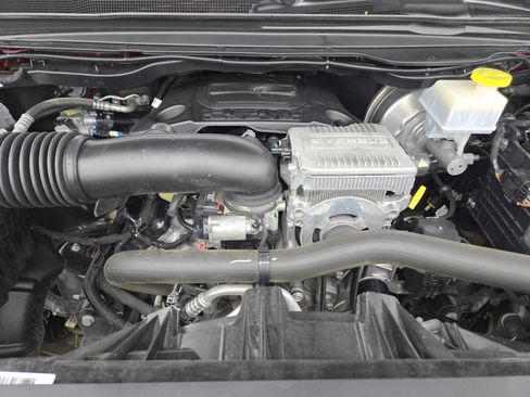 Used 2024 RAM 1500 Laramie AWD/4WD image 29
