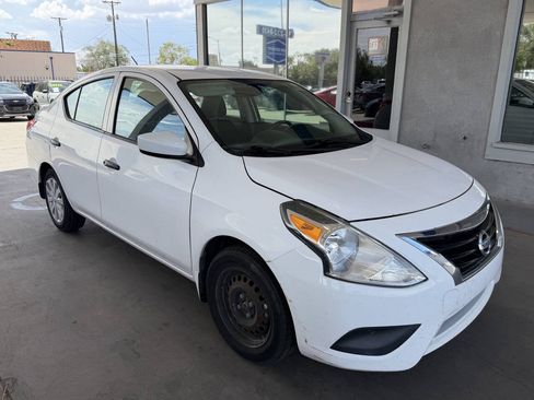 Used 2018 Nissan Versa S Plus FWD image 2